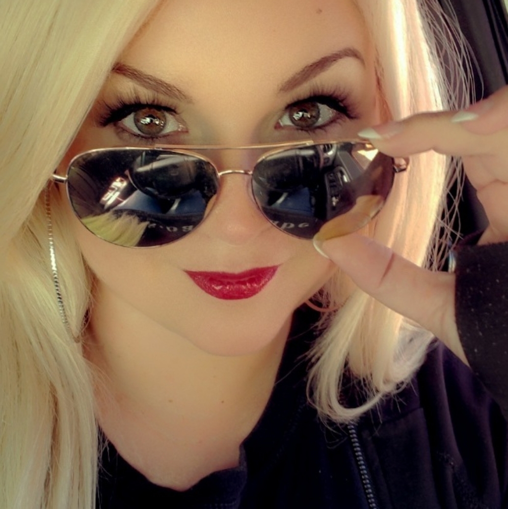 Meet your Posher, Gina